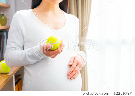 孕婦為住院做準備網球 孕婦為住院做準備網球 62269787