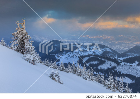 mountain landscape 62270874