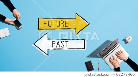 Future or past with people working together 62272460