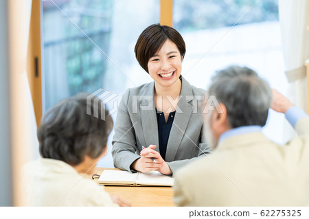 Consultation Senior Insurance Care Inheritance Asset Management 62275325