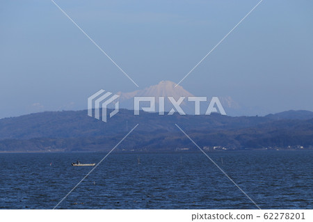 新治湖和大山的風景 新治湖和大山的風景 62278201