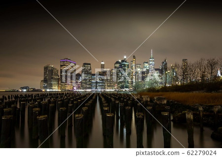 曼哈頓的紐約夜景:從布魯克林新嶺公園 曼哈頓的紐約夜景:從布魯克林新嶺公園 62279024