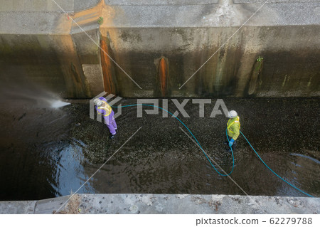 Clean up the river 62279788