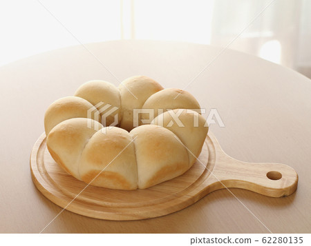 Homemade bread 62280135