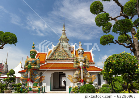 Wat Arun or Wat Arun Ratchawararam Ratchawaramahawihan is a Buddhist temple,the famous Wat Arun perhaps better known as the Temple of the Dawn is one of the best known landmarks in Bangkok,Thailand 62280965