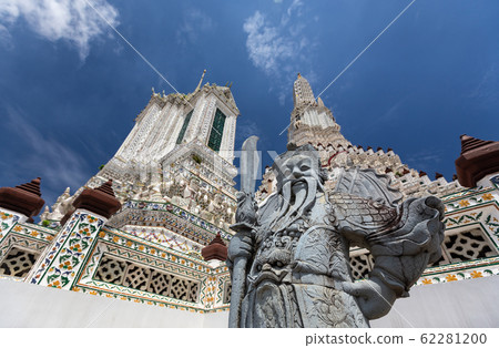 Wat Arun or Wat Arun Ratchawararam Ratchawaramahawihan is a Buddhist temple,the famous Wat Arun perhaps better known as the Temple of the Dawn is one of the best known landmarks in Bangkok,Thailand Wat Arun or Wat Arun Ratchawararam Ratchawaramahawihan is a Buddhist temple,the famous Wat Arun perhaps better known as the Temple of the Dawn is one of the best known landmarks in Bangkok,Thailand 62281200