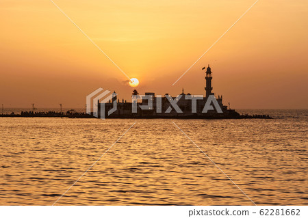 Haji Ali Dargah mosque and tomb on sunset. Mumbai. Haji Ali Dargah mosque and tomb on sunset. Mumbai. 62281662