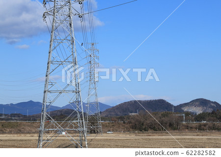 輸電塔的工作風景 62282582