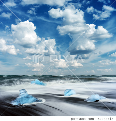 Iceberg pieces on Diamond beach 62282712