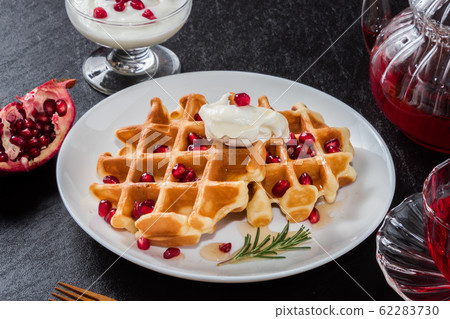 Waffles of Dutch, French and Belgian foods 62283730