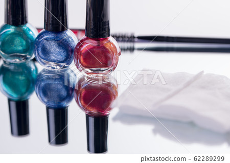 [Cosmetics manicure eyeshadow] 62289299