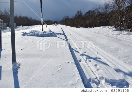 冬季拍攝北海道鹿部町JR鹿部站的雪景 冬季拍攝北海道鹿部町JR鹿部站的雪景 62291106