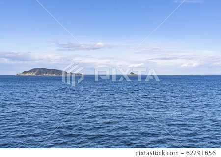從海上看到的大洋島和小洋島(伊勢灣) 從海上看到的大洋島和小洋島(伊勢灣) 62291656