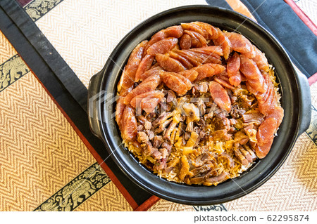 Claypot lap mei fan, or mixed wax meat rice, 62295874