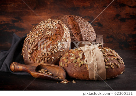 Various homemade bread 62300131
