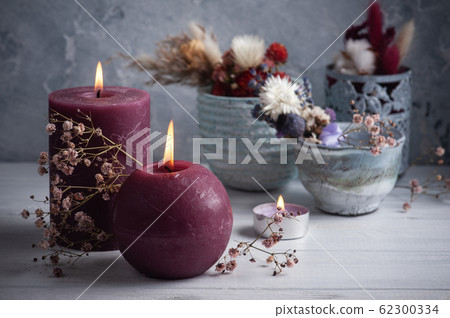 Red marsala bouquet of dry flowers 62300334