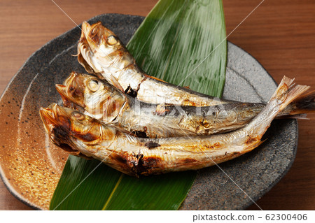 Roasted sardine 62300406