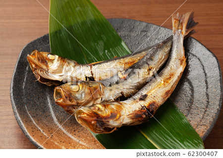 Roasted sardine 62300407