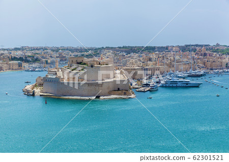 View of Vittoriosa harbo View of Vittoriosa harbo 62301521