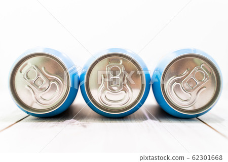 Metal beer or juice cans, stock photo Metal beer or juice cans, stock photo 62301668
