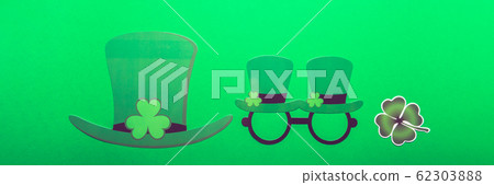 Different photo booth props for St Patricks Day 62303888