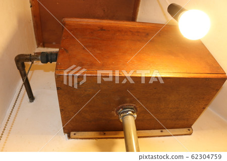 Showa flush toilet tank (pull type) Showa flush toilet tank (pull type) 62304759