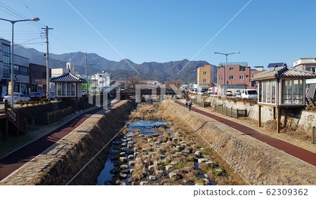 谷城某處 62309362