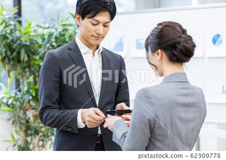 業務場景名片交換 業務場景名片交換 62309778
