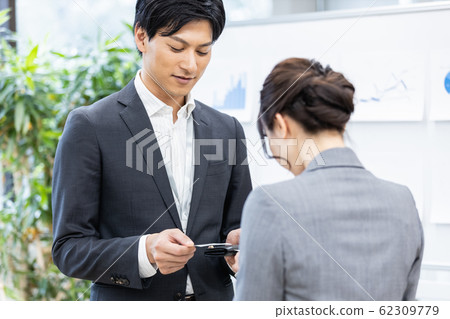 業務場景名片交換 業務場景名片交換 62309779