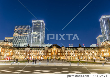 Night view of Tokyo Station and skyscrapers at night in Marunouchi, Chiyoda-ku, Tokyo 62312471