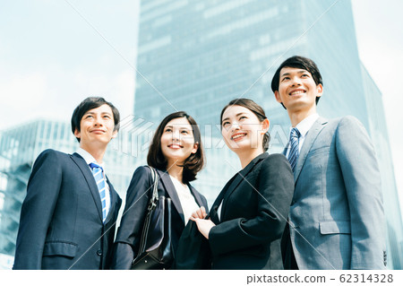 商業年輕人 62314328