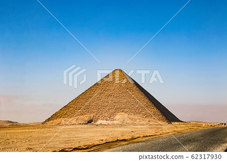 Pink Pyramid - the northern pyramid of Pharaoh 62317930