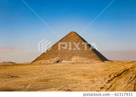 Pink Pyramid - the northern pyramid of Pharaoh 62317931
