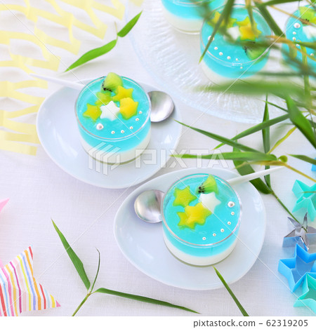 Tanabata jelly and Tanabata decoration 62319205