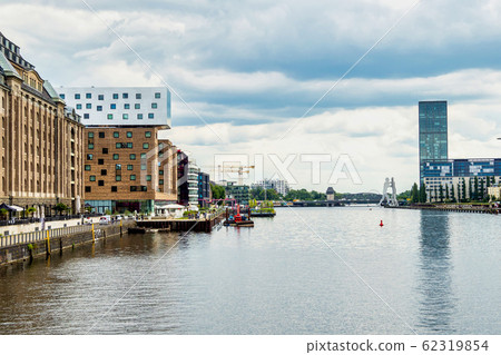 The river Spree near Oberbaumbrucke in Berlin, Germany The river Spree near Oberbaumbrucke in Berlin, Germany 62319854