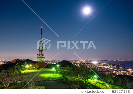 《Kanagawa Prefecture》 Night view of Shonandaira, full moon night 62327128