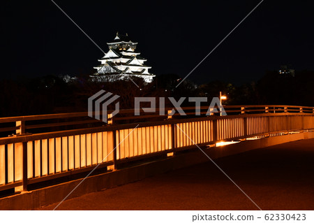Osaka Castle Tower from Osaka Bridge Osaka Castle Tower from Osaka Bridge 62330423