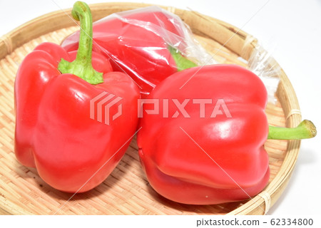 Three red paprika Three red paprika 62334800