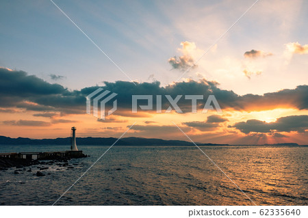 Sezenzaki Lighthouse (Evening view) 62335640