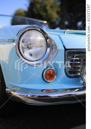 Old domestic car 62337197