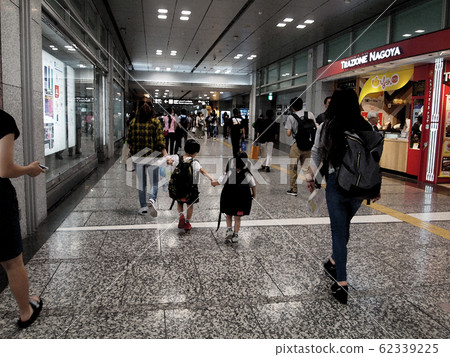 和我媽媽一起放暑假 62339225