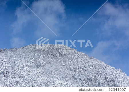 Snow mountain Snow mountain 62341907
