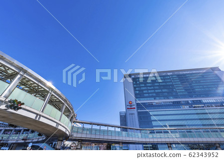 JR新橫濱站前的圓形人行天橋 62343952