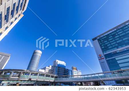 Circular footbridge in front of JR Shin-Yokohama Station 62343953