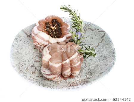 veal paupiette in studio 62344142