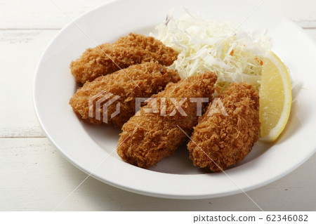 Deep fried oysters  62346082