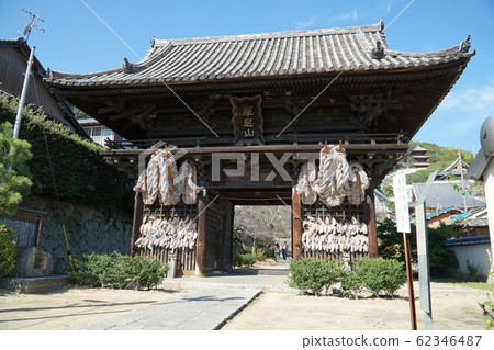[中國33觀音聖地]廣島縣尾道市西光寺的特殊聖地牛王和秋天的藍天 62346487
