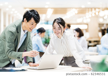 Business Young 62346531