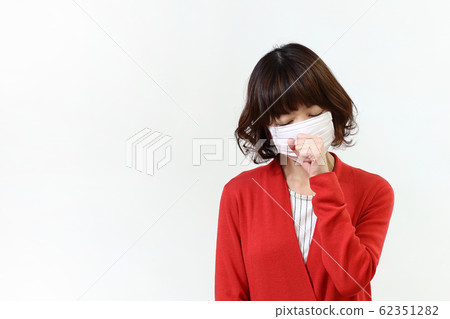 戴著面具的女人 戴著面具的女人 62351282