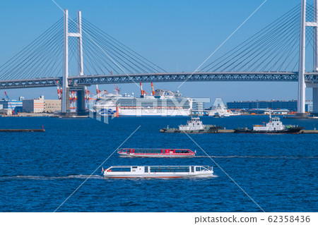 Yokohama cityscape in Japan A new coronavirus, Daikoku Pier cruise ship. Many people on the deck = afternoon of 9th 62358436